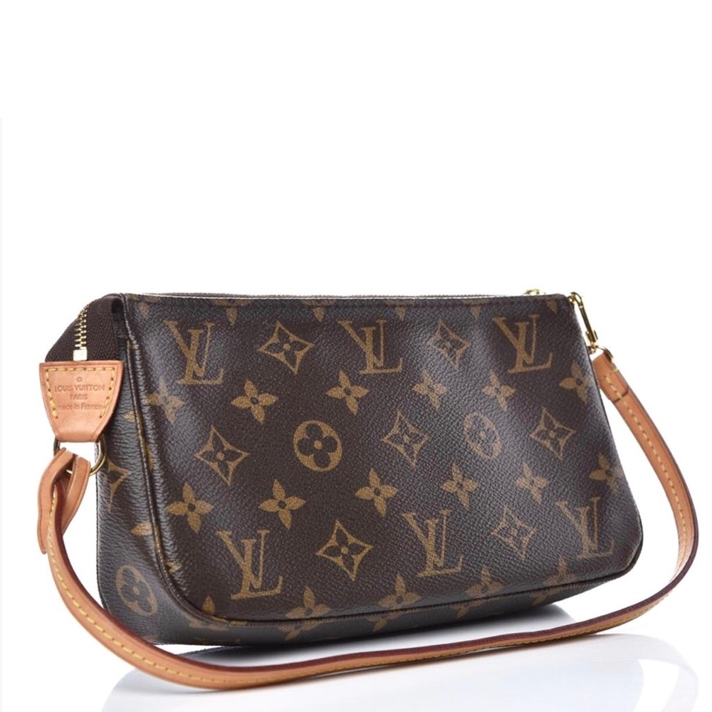 Louis Vuitton pochette accessories